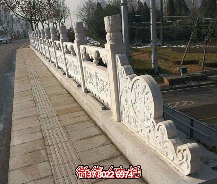 現(xiàn)代城市綠化防護欄桿,融入自然元素的花崗巖石雕 現(xiàn)代城市綠化防護欄桿,融入自然元素的花崗巖石雕