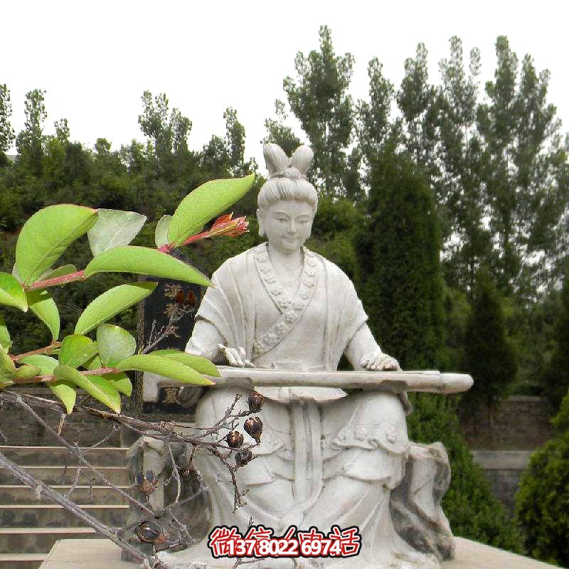 彈琴游玩古代景區(qū),感受石雕雕塑之美 彈琴游玩古代景區(qū),感受石雕雕塑之美